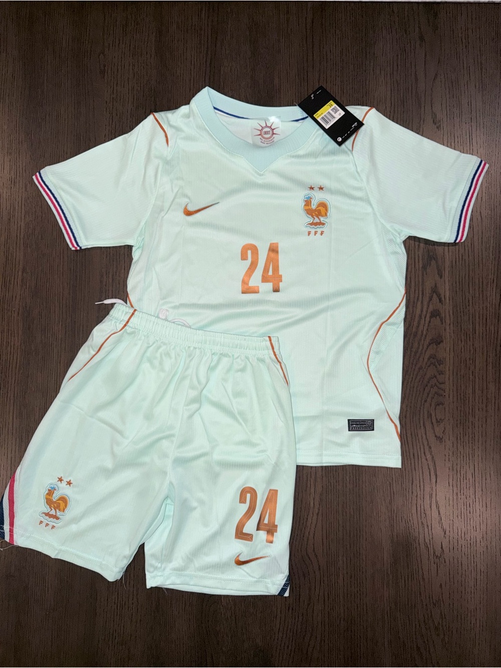 NWT Nike Kids Size 26 Mint Green Soccer Jersey & Shorts - Cherki